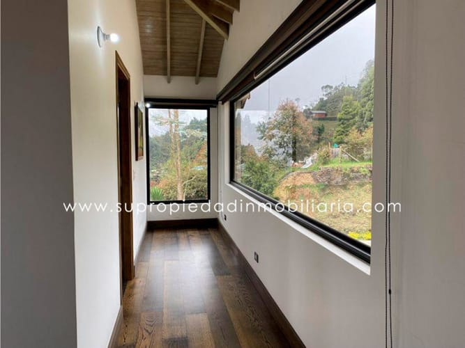 Casa de 3 alcobas en venta en Loma Del Escobero, Envigado, 350 m² · foto 8 de 24