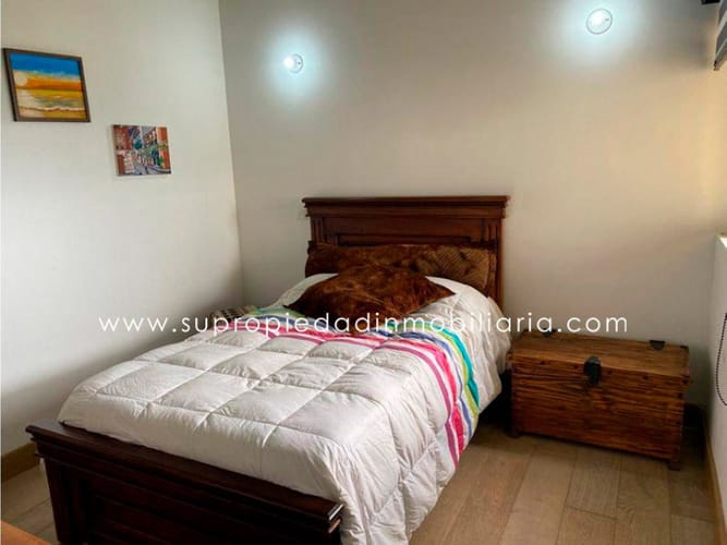 Casa de 3 alcobas en venta en Loma Del Escobero, Envigado, 350 m² · foto 9 de 24