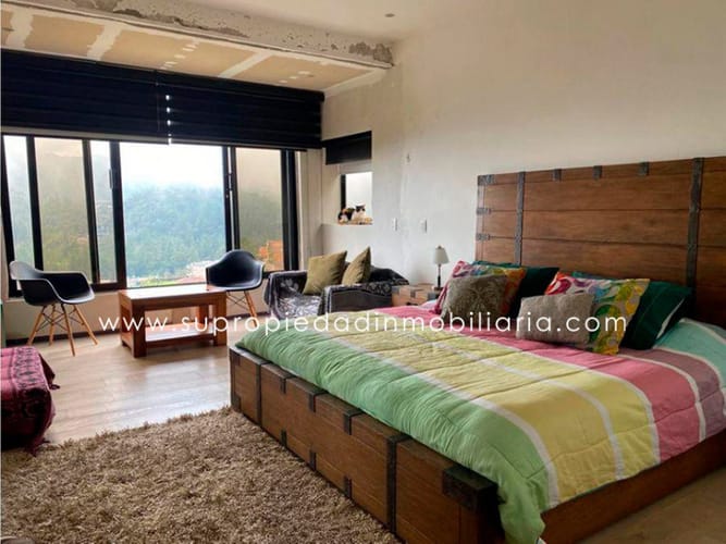 Casa de 3 alcobas en venta en Loma Del Escobero, Envigado, 350 m² · foto 18 de 24