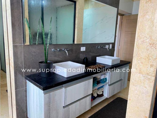 Casa de 3 alcobas en venta en Loma Del Escobero, Envigado, 350 m² · foto 19 de 24