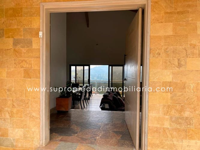 Casa de 3 alcobas en venta en Loma Del Escobero, Envigado, 350 m² · foto 23 de 24