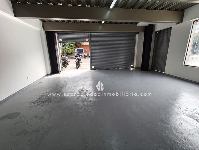 Bodega en arriendo en Laureles, Medellín, 140 m² · foto 2 de 12