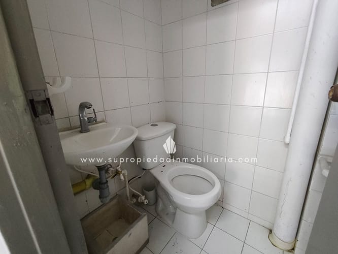 Bodega en arriendo en Laureles, Medellín, 140 m² · foto 5 de 12