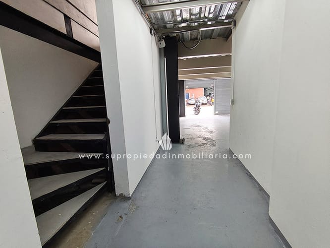 Bodega en arriendo en Laureles, Medellín, 140 m² · foto 6 de 12