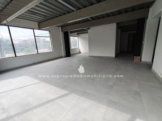 Bodega en arriendo en Laureles, Medellín, 140 m² · foto 8 de 12