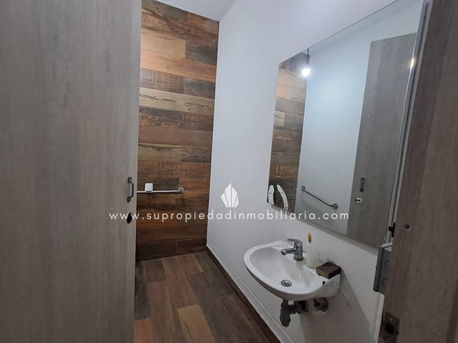 Bodega en arriendo en Prado, Medellín, 2400 m² · foto 16 de 24