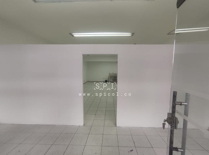 Local en arriendo en La Esmeralda, Itagüí, 100 m² · foto 3 de 13