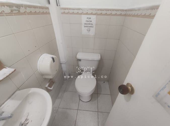 Local en arriendo en La Esmeralda, Itagüí, 100 m² · foto 8 de 13
