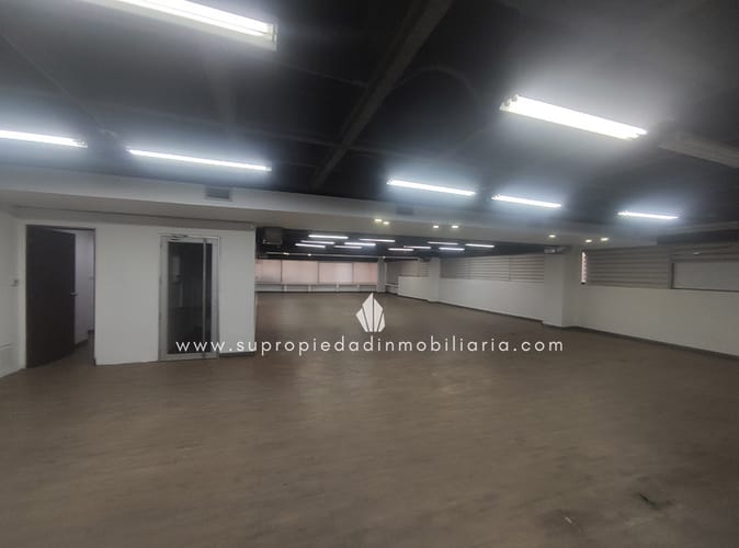 Local en arriendo en La Esmeralda, Envigado, 287 m² · foto 3 de 18