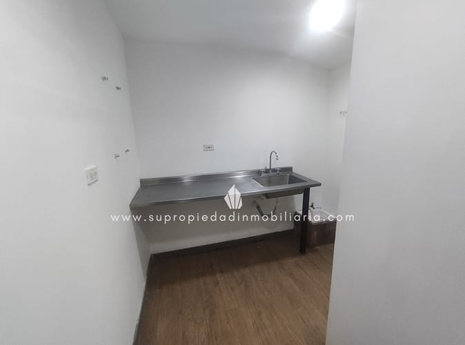Local en arriendo en La Esmeralda, Envigado, 287 m² · foto 5 de 18