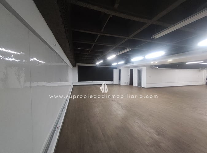 Local en arriendo en La Esmeralda, Envigado, 287 m² · foto 7 de 18