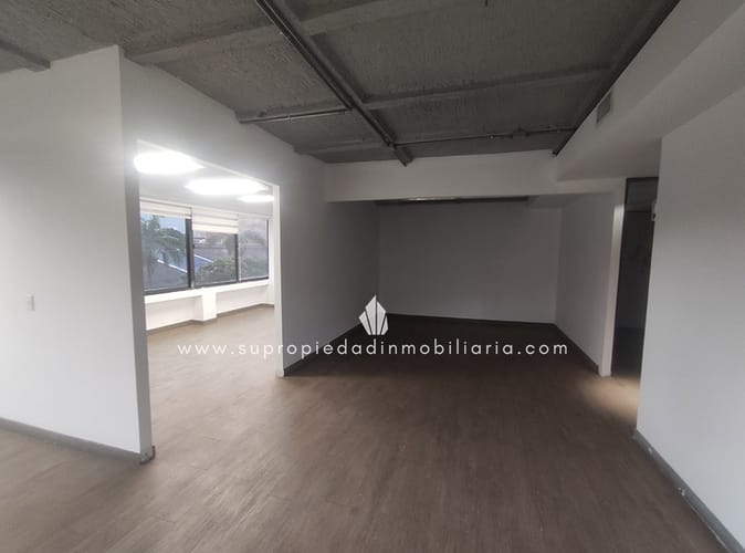 Local en arriendo en La Esmeralda, Envigado, 379 m² · foto 4 de 18