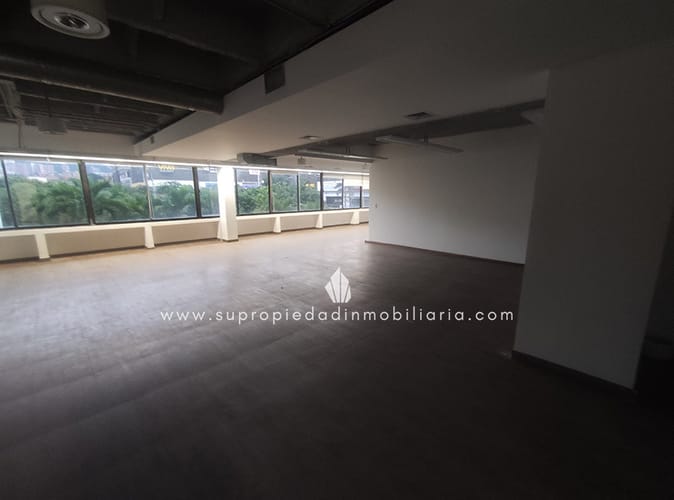 Local en arriendo en La Esmeralda, Envigado, 379 m² · foto 10 de 18