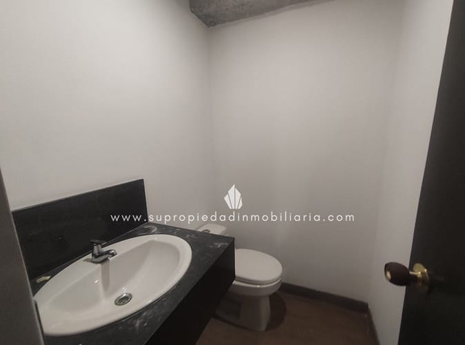 Local en arriendo en La Esmeralda, Envigado, 379 m² · foto 13 de 18