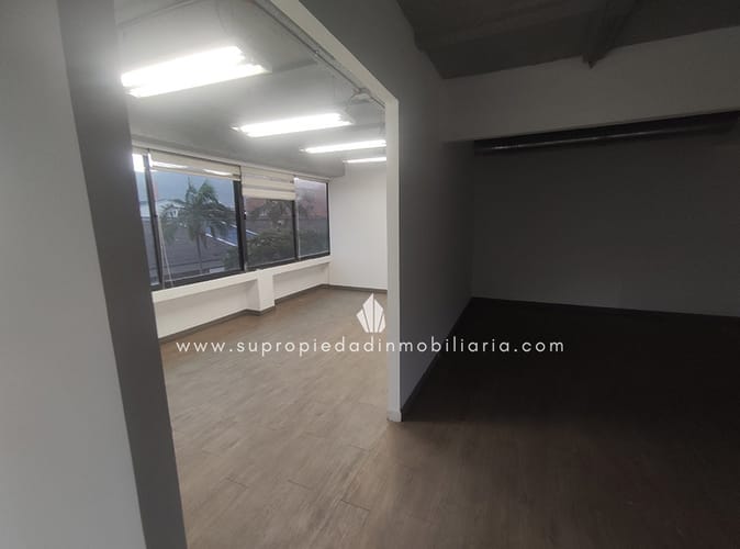 Local en arriendo en La Esmeralda, Envigado, 379 m² · foto 14 de 18
