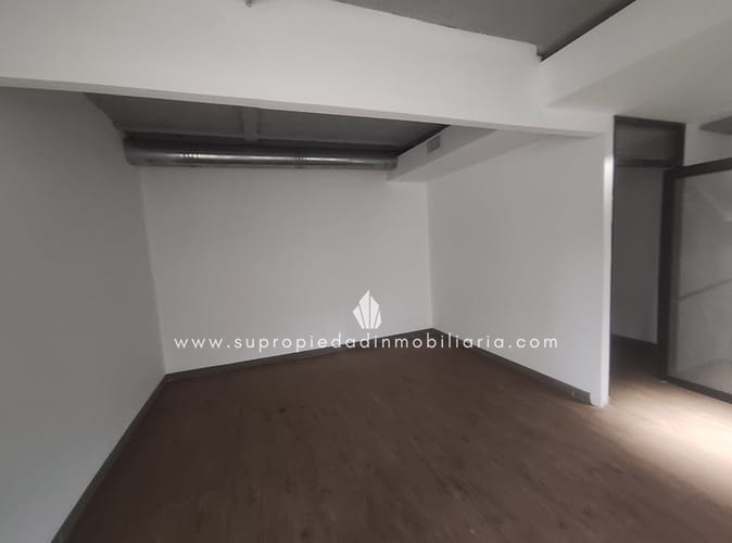 Local en arriendo en La Esmeralda, Envigado, 379 m² · foto 16 de 18