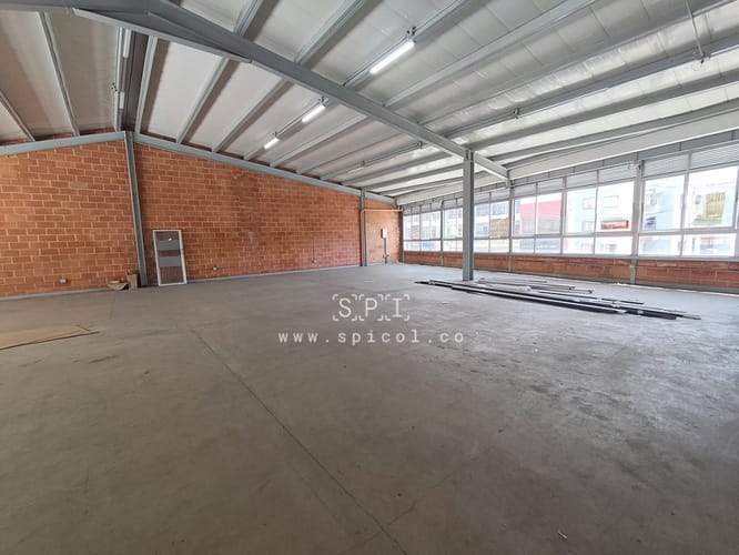 Bodega en arriendo en La América, Medellín, 290 m² · foto 4 de 11