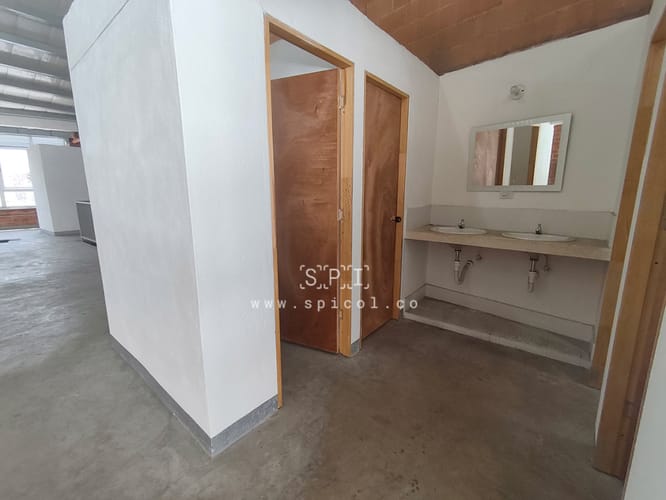 Bodega en arriendo en La América, Medellín, 290 m² · foto 7 de 11