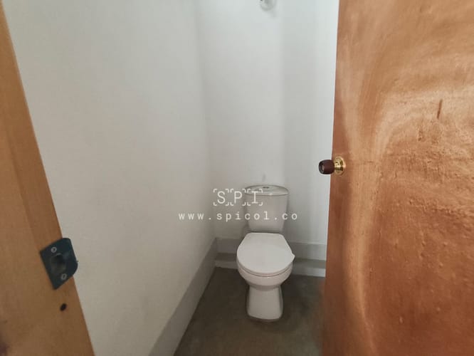 Bodega en arriendo en La América, Medellín, 290 m² · foto 9 de 11