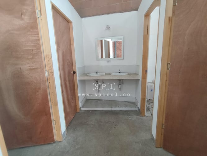 Bodega en arriendo en La América, Medellín, 290 m² · foto 10 de 11