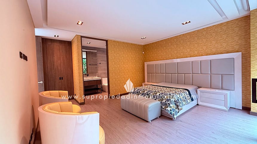 Casa de 6 alcobas en venta en Llano Grande, Rionegro, 595 m² · foto 4 de 24