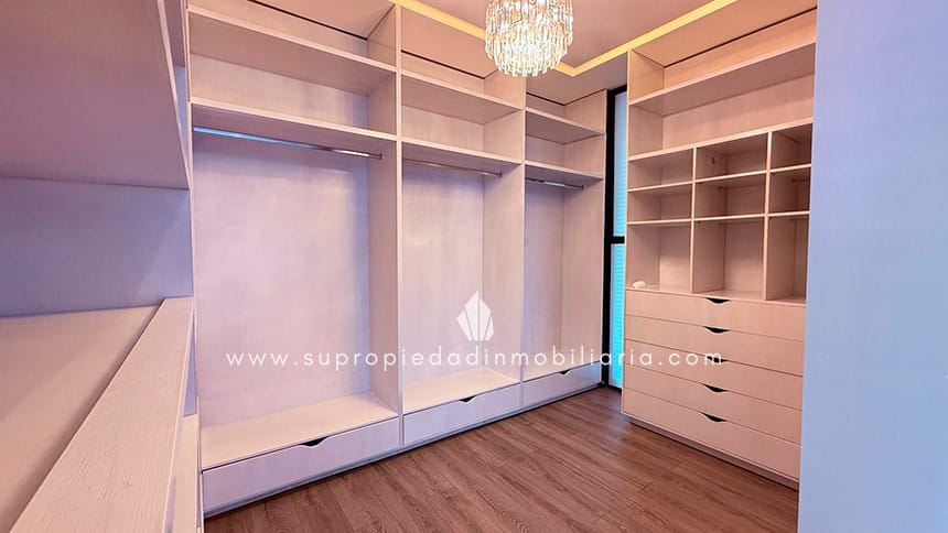 Casa de 6 alcobas en venta en Llano Grande, Rionegro, 595 m² · foto 11 de 24