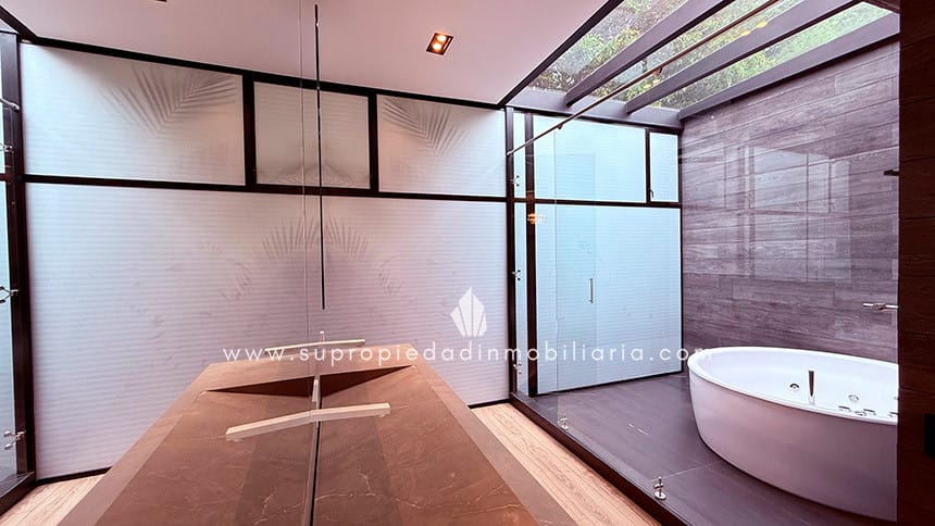 Casa de 6 alcobas en venta en Llano Grande, Rionegro, 595 m² · foto 12 de 24