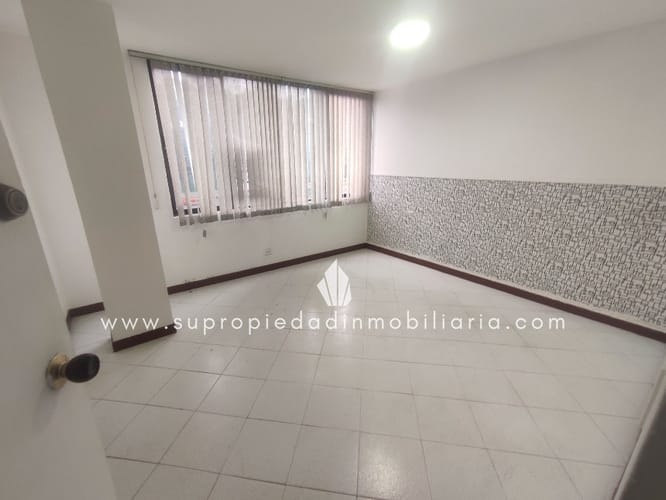 Oficina en arriendo en Conquistadores, Medellín, 20 m² · foto 3 de 8