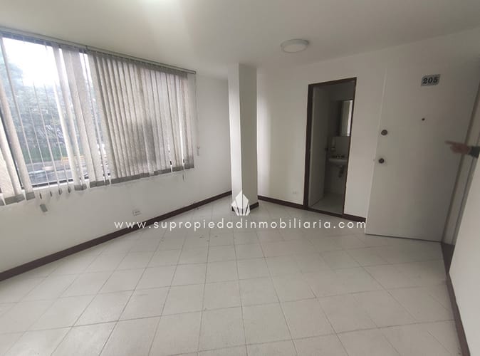 Oficina en arriendo en Conquistadores, Medellín, 20 m² · foto 5 de 8