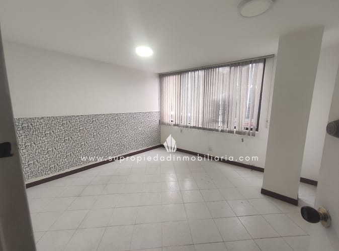 Oficina en arriendo en Conquistadores, Medellín, 20 m² · foto 8 de 8