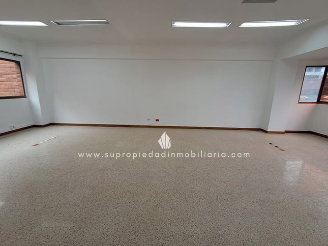 Oficina en arriendo en Guayabal, Medellín, 225 m² · foto 3 de 11