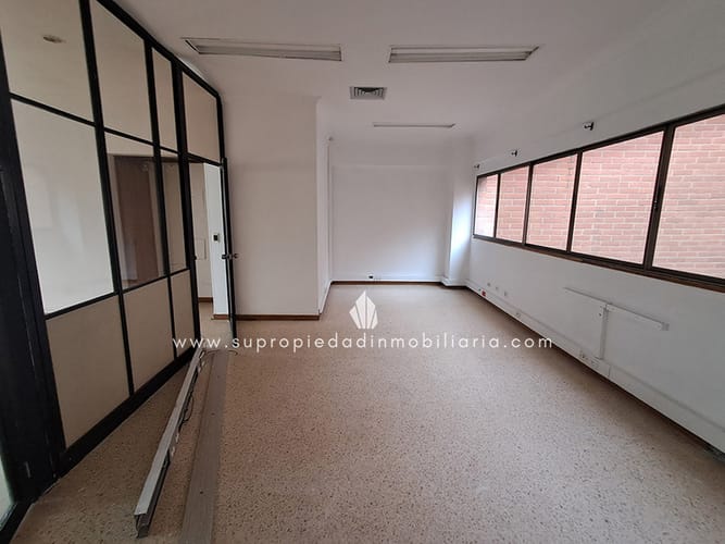 Oficina en arriendo en Guayabal, Medellín, 225 m² · foto 8 de 11