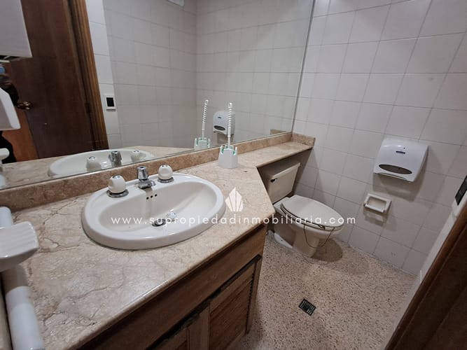 Oficina en arriendo en Guayabal, Medellín, 225 m² · foto 10 de 11