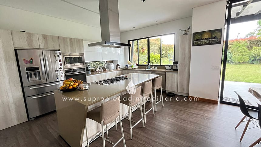 Casa de 3 alcobas en venta en Las Palmas, Envigado, 436 m² · foto 3 de 24