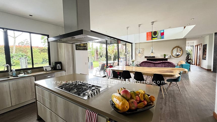 Casa de 3 alcobas en venta en Las Palmas, Envigado, 436 m² · foto 4 de 24