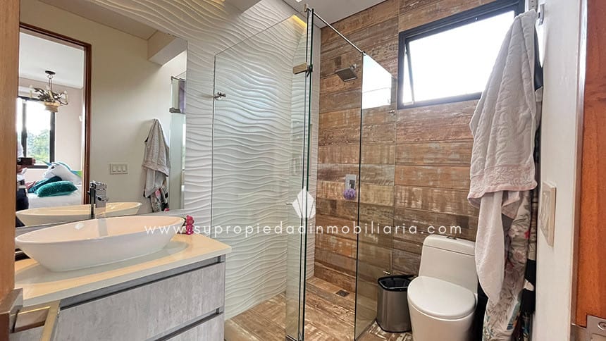 Casa de 3 alcobas en venta en Las Palmas, Envigado, 436 m² · foto 13 de 24