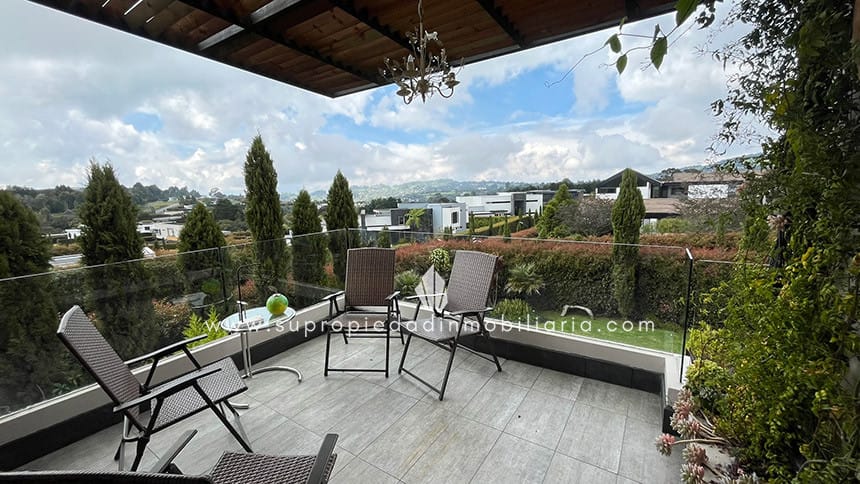 Casa de 3 alcobas en venta en Las Palmas, Envigado, 436 m² · foto 16 de 24
