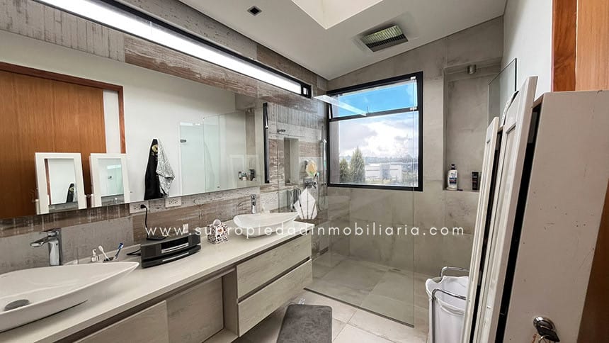 Casa de 3 alcobas en venta en Las Palmas, Envigado, 436 m² · foto 18 de 24