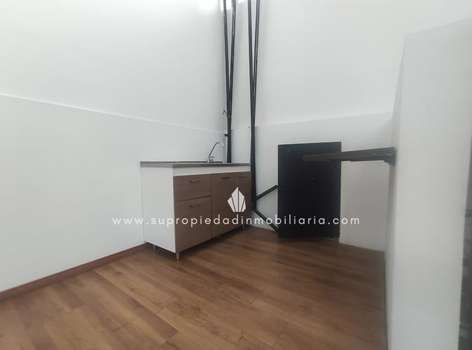 Local en arriendo en La Esmeralda, Itagüí, 238 m² · foto 6 de 14