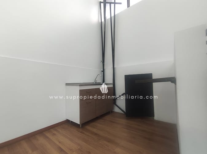Local en arriendo en La Esmeralda, Itagüí, 238 m² · foto 7 de 14