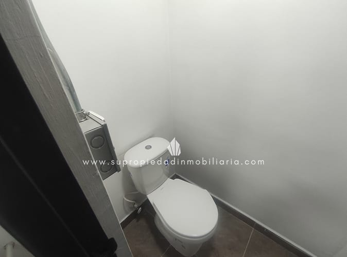Local en arriendo en La Esmeralda, Itagüí, 238 m² · foto 10 de 14