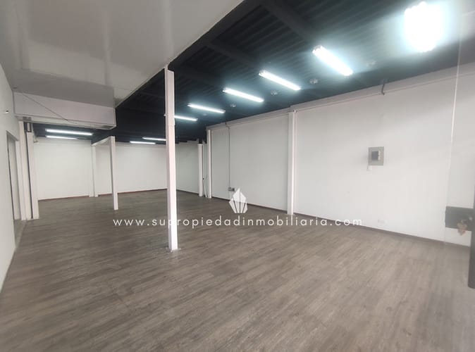 Local en arriendo en La Esmeralda, Itagüí, 238 m² · foto 11 de 14