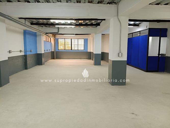 Bodega en arriendo en Prado, Medellín, 230 m² · foto 2 de 8