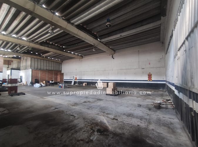 Bodega en arriendo en La Esmeralda, Itagüí, 650 m² · foto 2 de 10