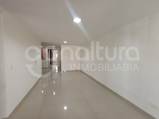 Apartamento de 3 alcobas en arriendo en Laureles, Medellín, 87 m² · foto 3 de 10