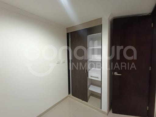 Apartamento de 3 alcobas en arriendo en Laureles, Medellín, 87 m² · foto 4 de 10