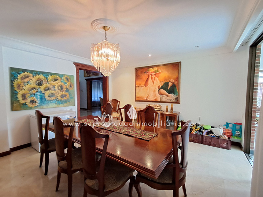 Casa en arriendo en El Poblado, Medellín · foto 6 de 24