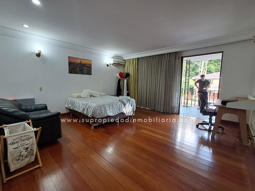 Casa en arriendo en El Poblado, Medellín · foto 12 de 24