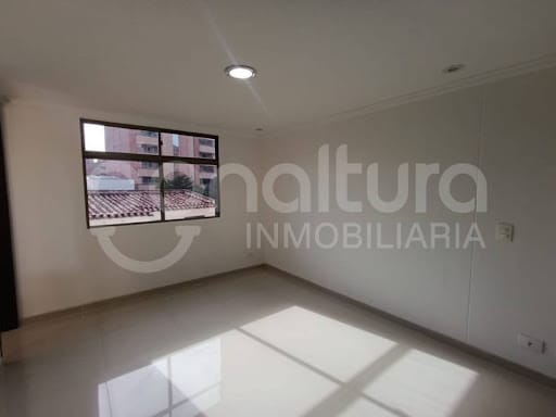 Apartamento de 3 alcobas en arriendo en Laureles, Medellín, 87 m² · foto 10 de 10