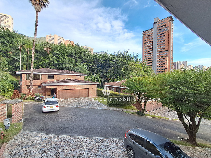 Casa en arriendo en El Poblado, Medellín · foto 13 de 24
